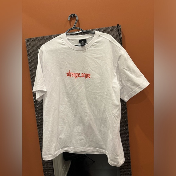 H&M Graphic Tee - Picture 3 of 5